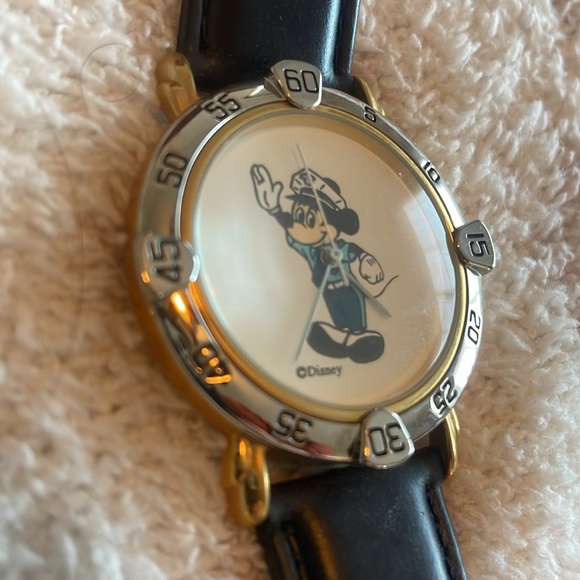 Disney Mickey Mouse captain watch silver with gold accents - Picture 6 of 6